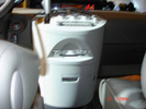 ծa Nissan Quest DƬ D 